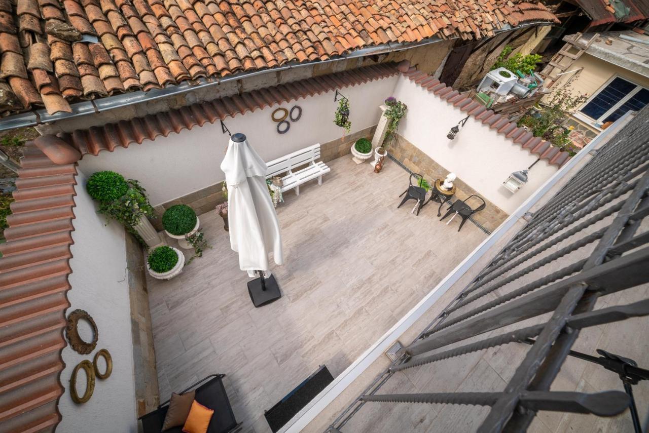 The Gallery Guest House - Garden And Garage Велико-Тирново Екстер'єр фото